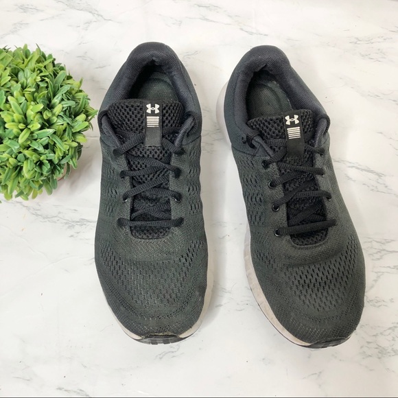 Under Armour black lightweight running shoes - Picture 2 of 7